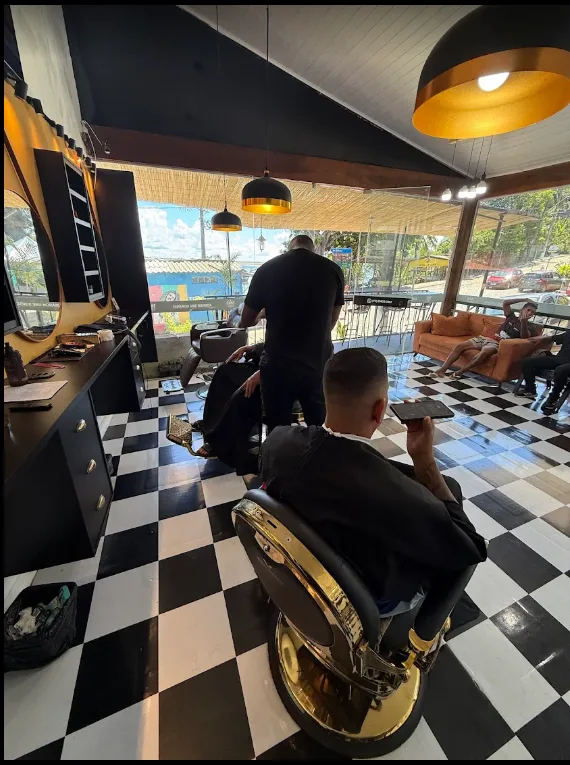 Barbearia Nikas barbershop aberta, Itacaré