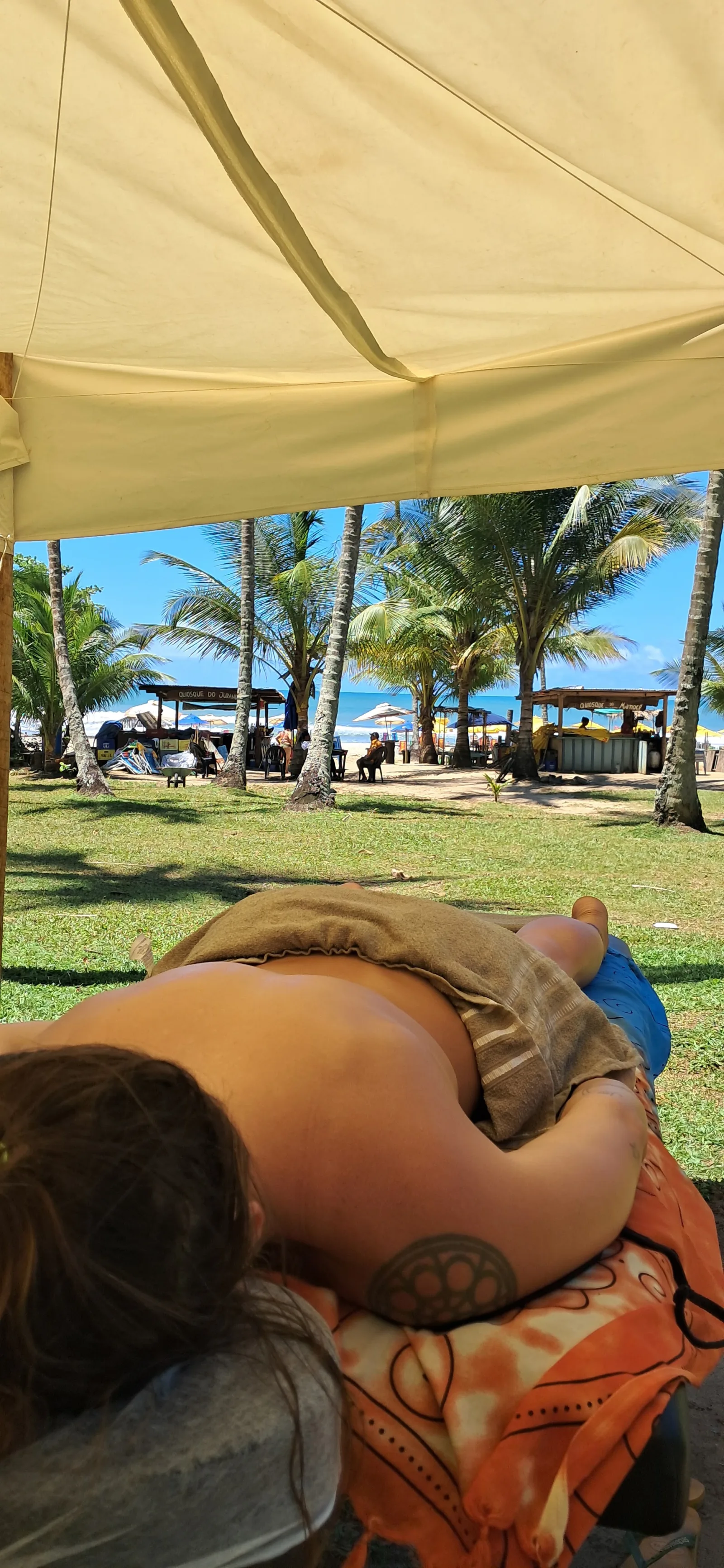 Massagem na praia Resende-Itacaré, Itacaré