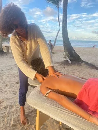 Massagem na praia Resende-Itacaré, Itacaré