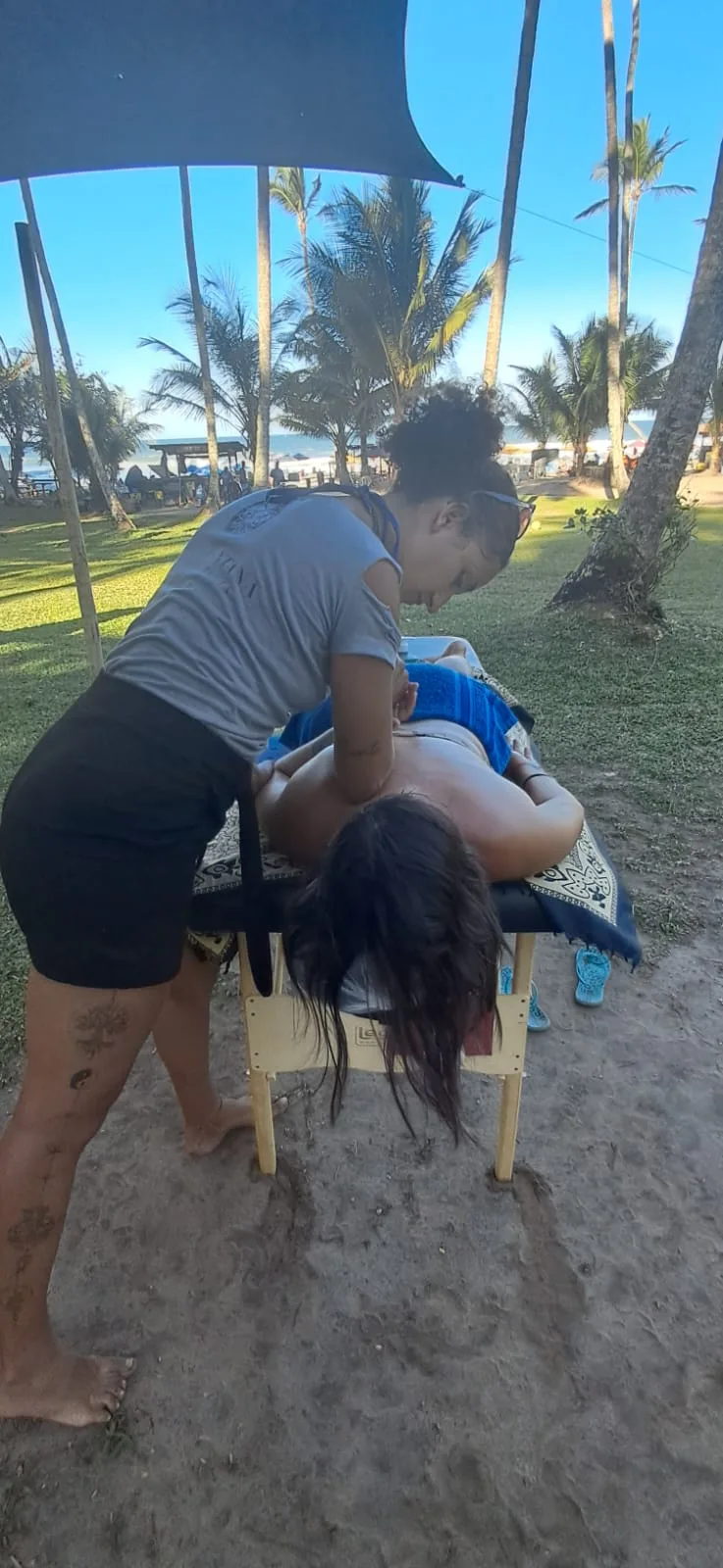 Massagem na praia Resende-Itacaré, Itacaré