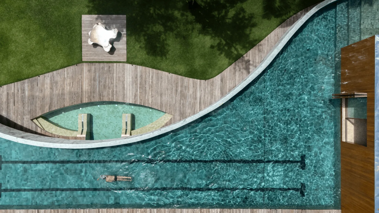 A piscina de 800 metros quadrados vista de cima, com as duas raias de 25 metros
